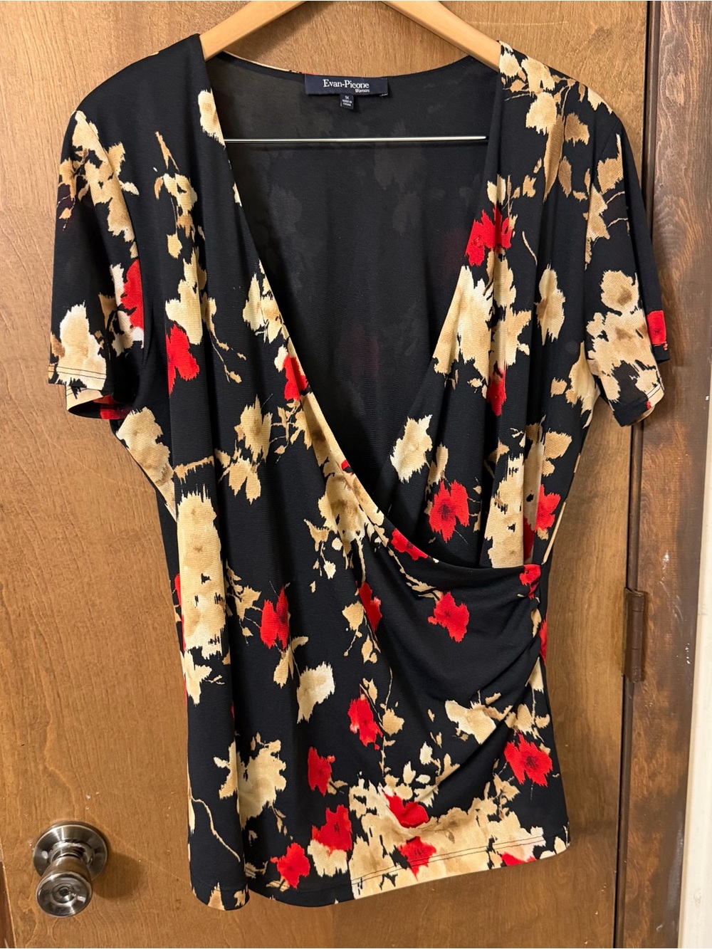 Evan Picone 1X Black Floral V-Neck Blouse with Red and Tan Print